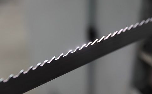 黔南双金属带锯条产生切削噪音的原因具体有哪些？